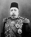 https://upload.wikimedia.org/wikipedia/commons/thumb/3/30/Sultan_Mehmed_V_of_the_Ottoman_Empire_cropped.jpg/100px-Sultan_Mehmed_V_of_the_Ottoman_Empire_cropped.jpg